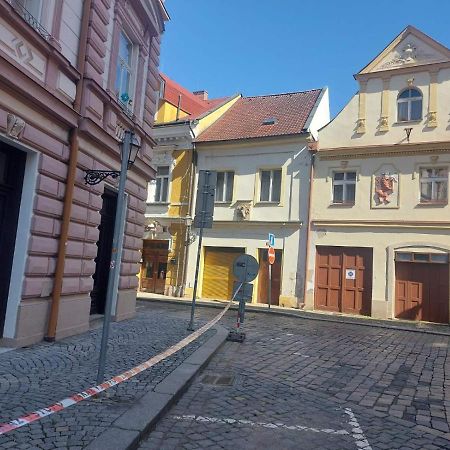 Apartman V Centru Na Velkem Namesti Hradec Králové 外观 照片