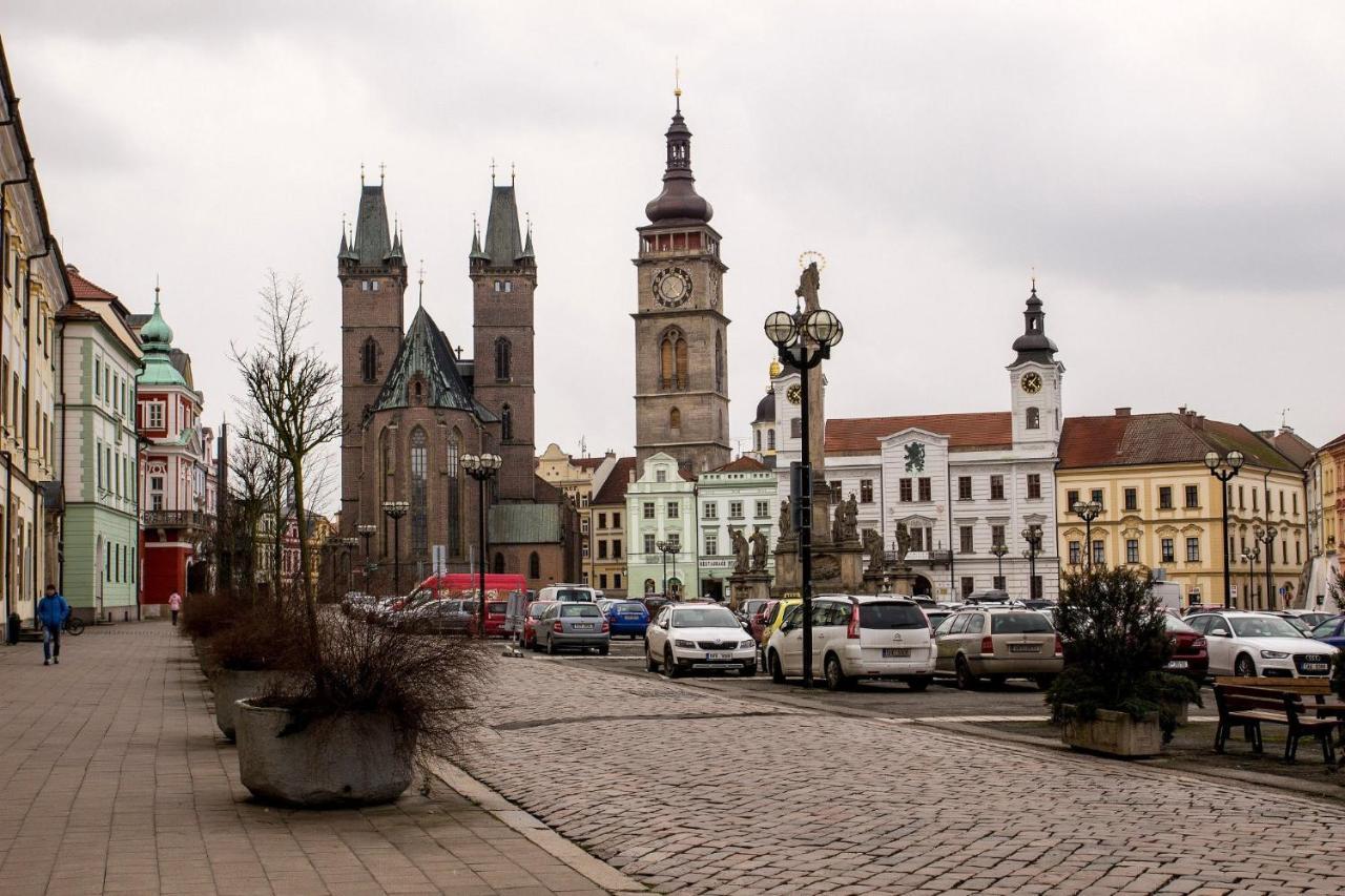 Apartman V Centru Na Velkem Namesti Hradec Králové 外观 照片