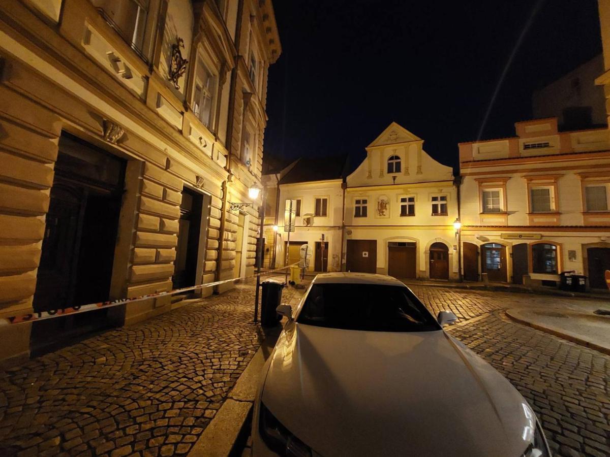 Apartman V Centru Na Velkem Namesti Hradec Králové 外观 照片
